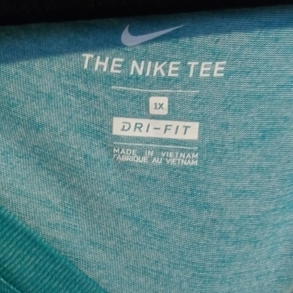 Dri-fit Nike Tee - Picture 3 of 3